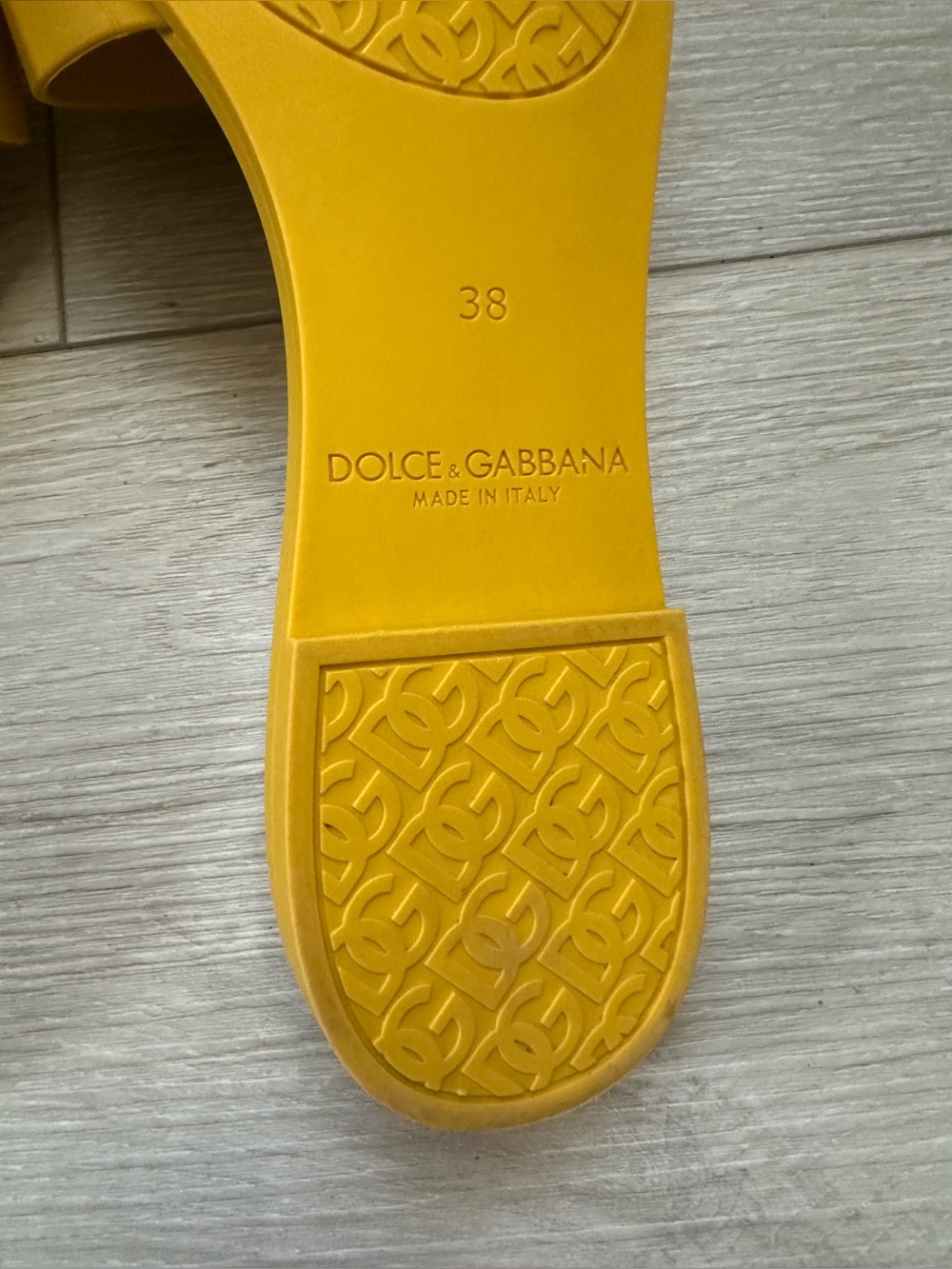 Dolce & Gabbana Cut-Out DG Rubber Sandals - Picture 10 of 15